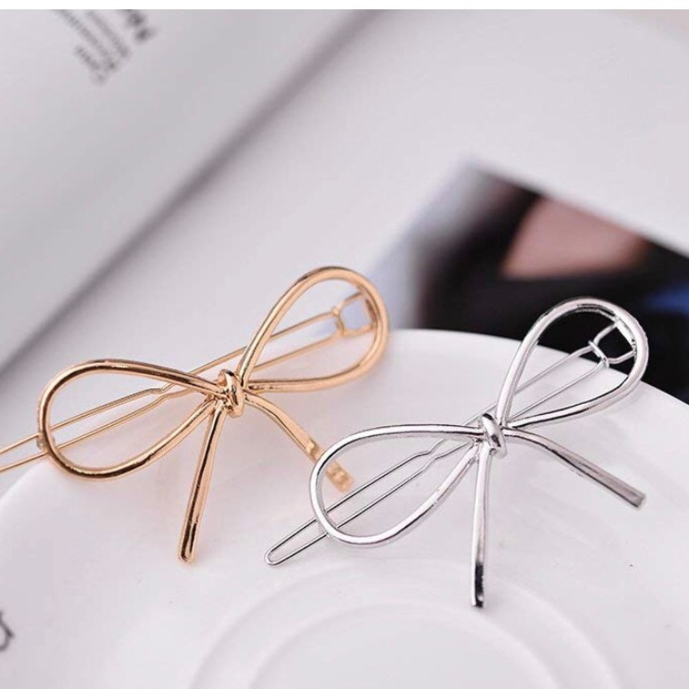 *NEW* silver bow hair clip pin LAST ONE LEFT